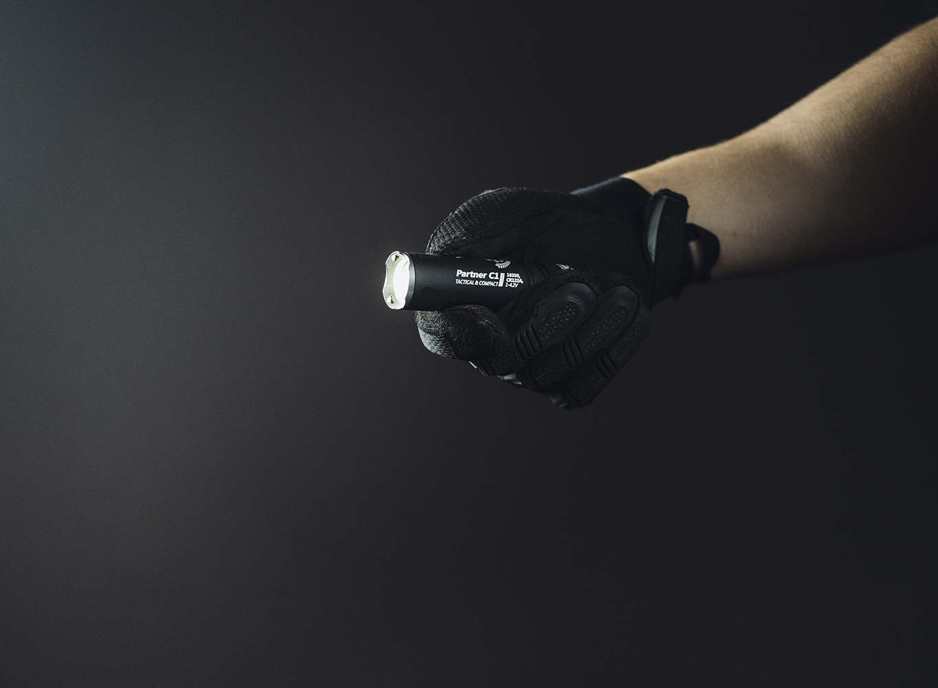картинка Фонарь ARMYTEK Partner C1 Pro XP-L БЕЛЫЙ