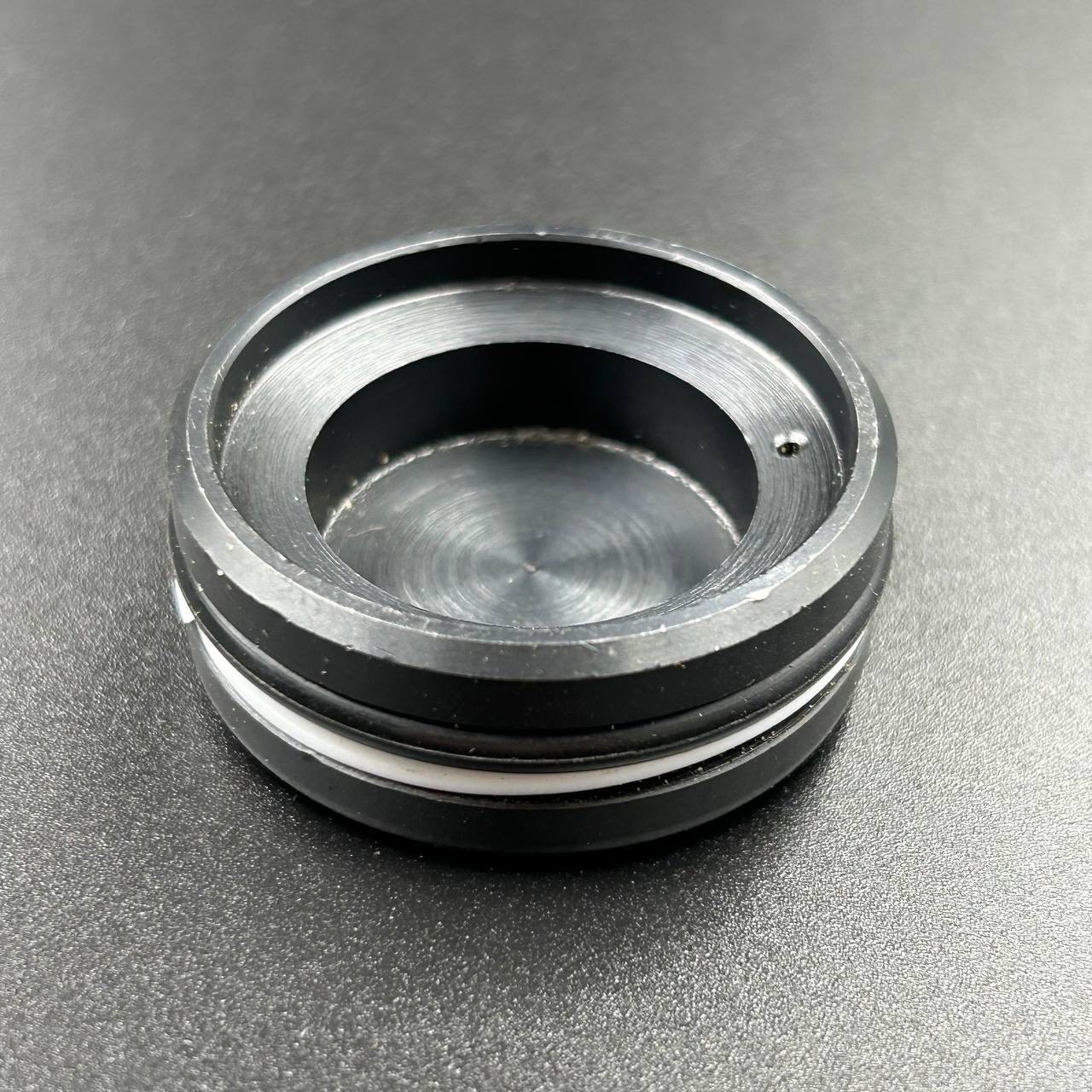 картинка Поршень гидроподъема Suzuki DT50-140/DF100-300 (PREMARINE)