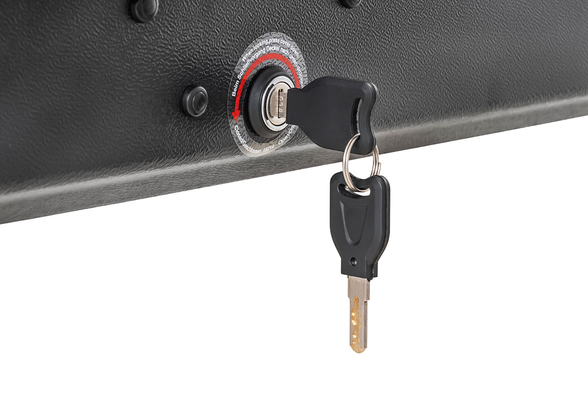 картинка Бокс автомобильный на крышу Pentair PYTHON 450L белый глянец, двусторонний