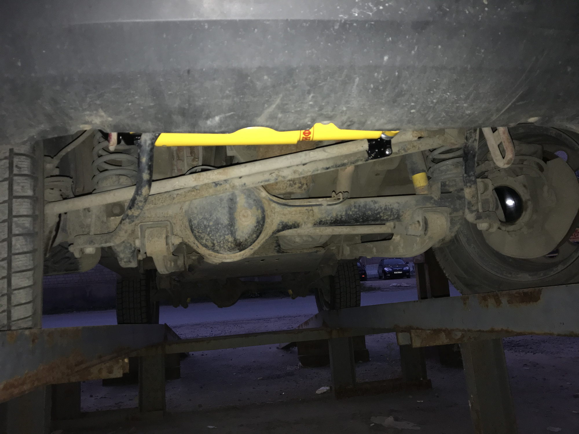 картинка Демпфер РИФ рулевой Suzuki Jimny 1998-2018 с креплениями РИФ