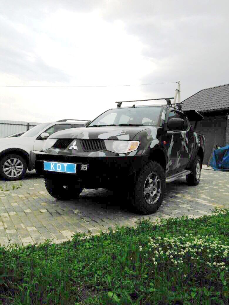 картинка Бампер передний KDT без кенгурина "Спорт" Mitsubishi L200 Triton