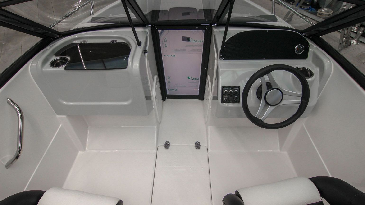 картинка Катер Феникс 510 BR