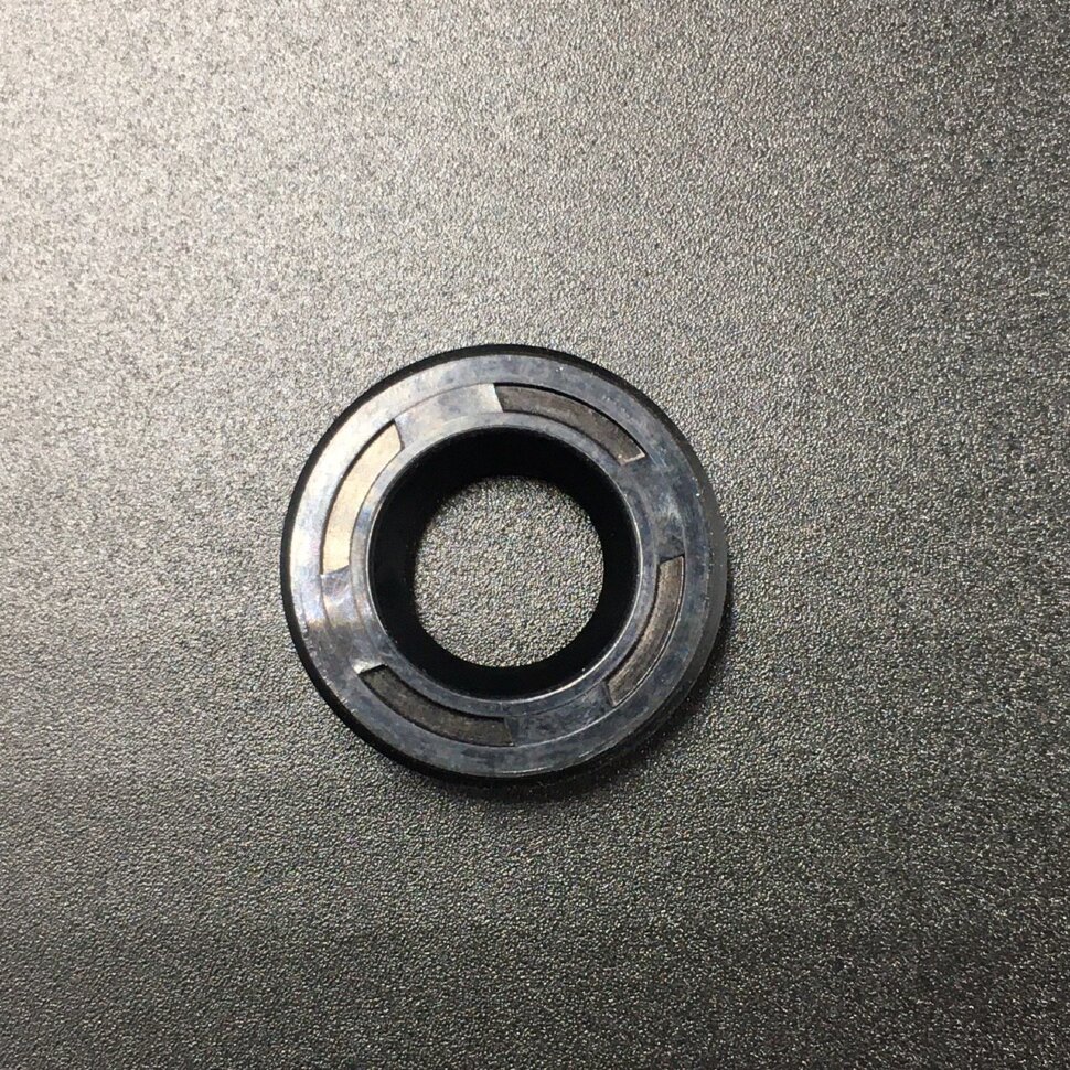 картинка Сальник Yamaha (93101-10811) (10.8x21x7) (Yamaha)