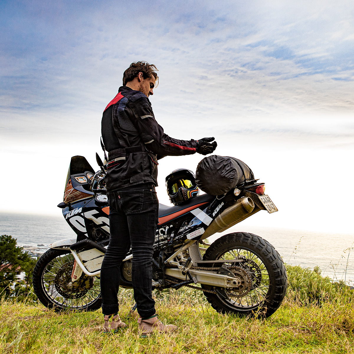 картинка Палатка Naturehike Could Tourer  2-местная+ мотоцикл, алюминиевый каркас, серый