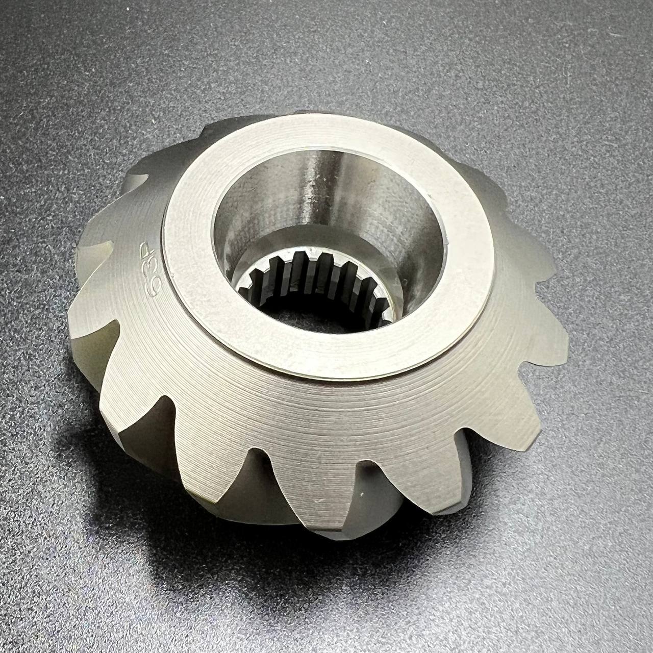 Шестерня вертикального вала (Пиньон) Yamaha F150 (63P-45551-00) (Yamaha)