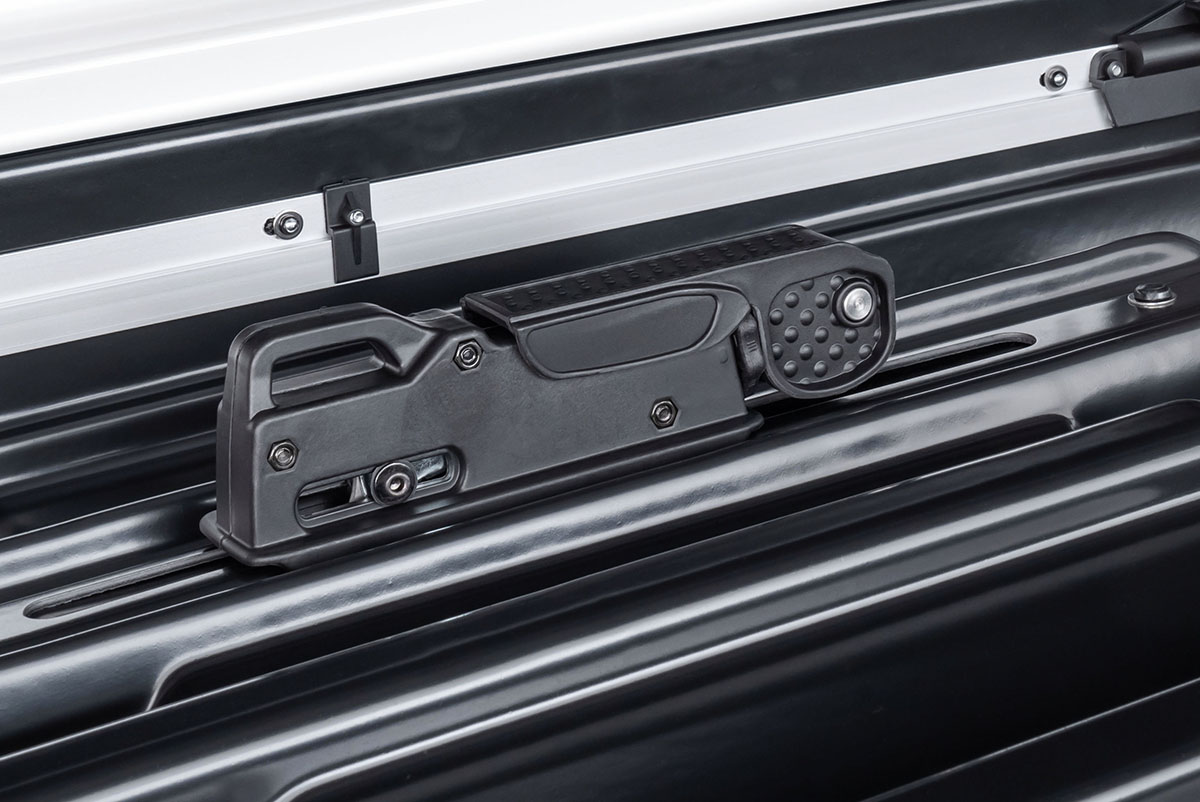 картинка Бокс автомобильный на крышу Pentair COBRA 420L белый глянец, двусторонний