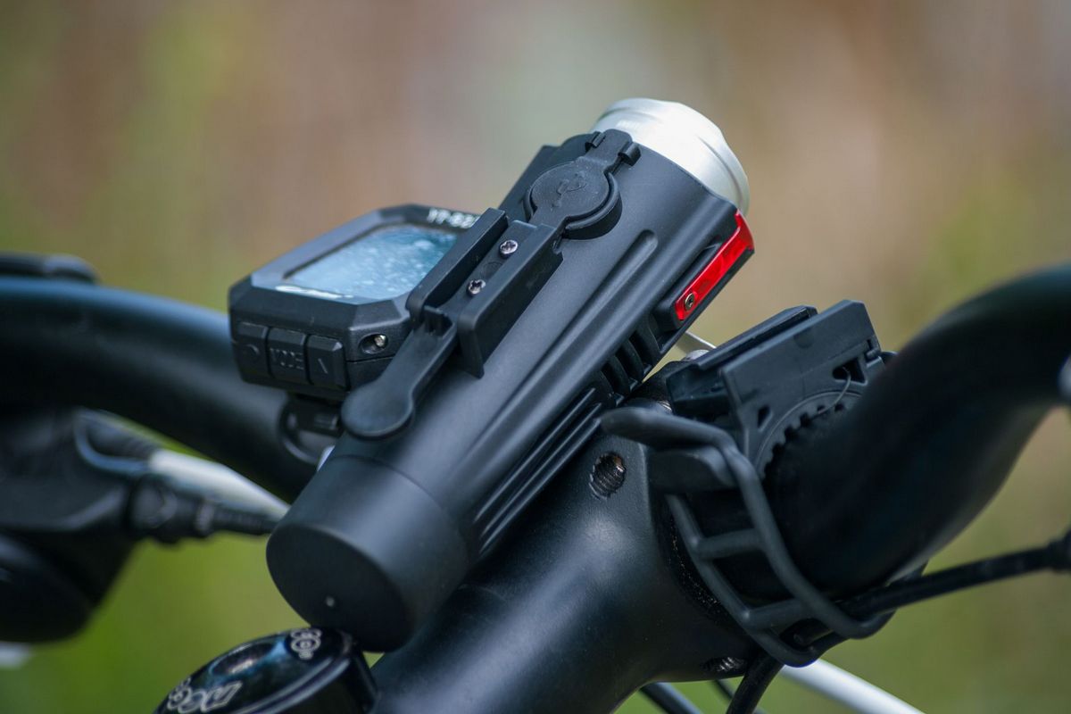 картинка Велофара Fenix BC21R XM-L2 T6 natural white LED