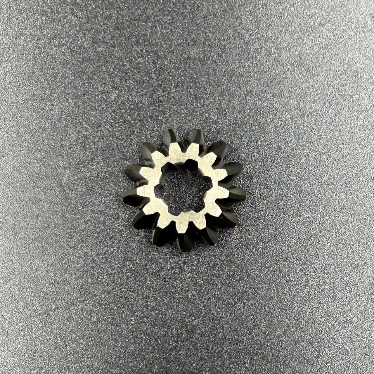 картинка Шестерня вертикального вала (Пиньон) Yamaha 2 (646-45551-00) (Kacawa)