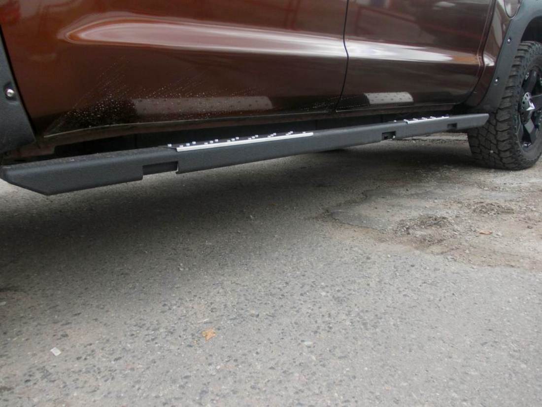 картинка Пороги силовые KDT для Toyota Tundra II поколения