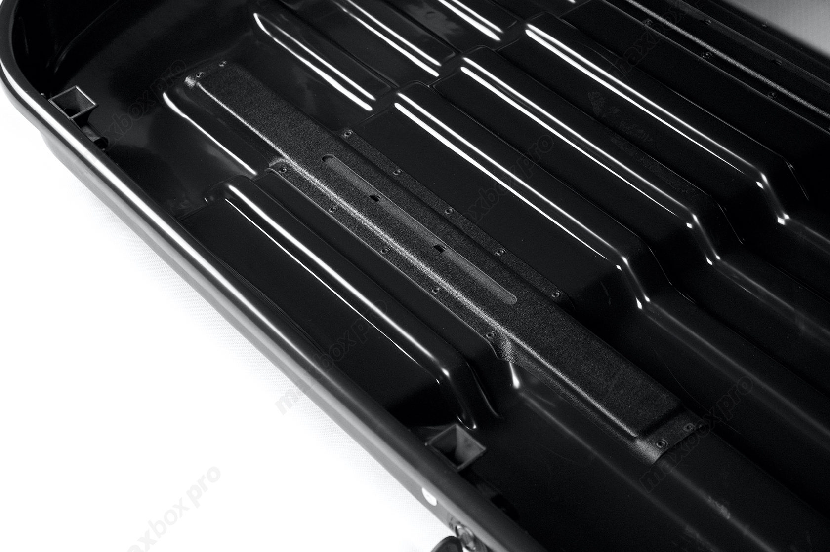 картинка Автобокс MaxBox PRO 460 (средний) карбон черный