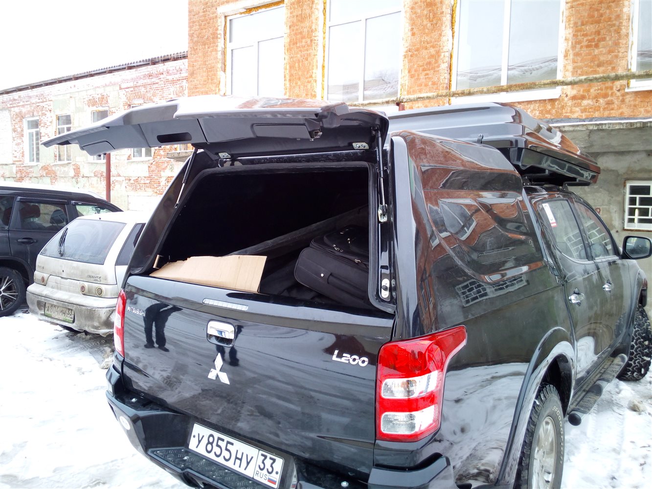 картинка Крышка (кунг) кузова для Mitsubishi L200 (двойная кабина) (2015-2019)/Fiat Fullback (двойная кабина) (2016-) (1 дверь) (чёрная) АВС-Дизайн ABC.MCCL200