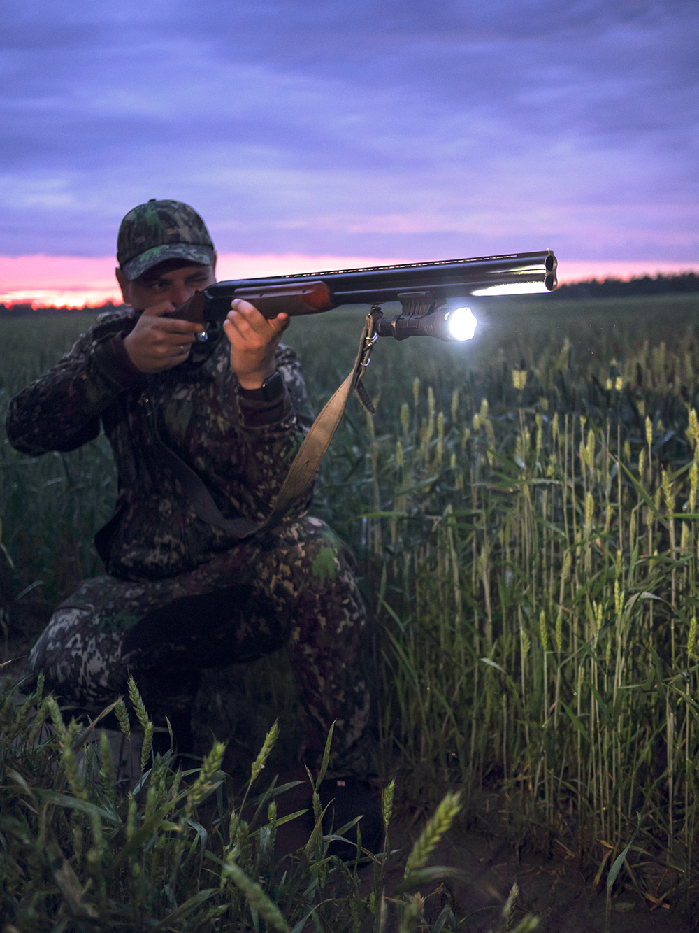 картинка Фонарь Armytek Viking Pro Magnet USB Warm