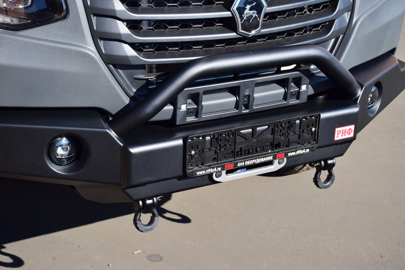 картинка Бампер силовой передний ГАЗ Соболь NN штатные фары, с дугой, стандарт