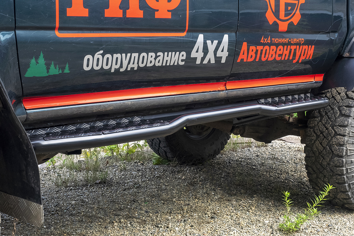 картинка Пороги РИФ силовые Toyota Hilux 1983-1997