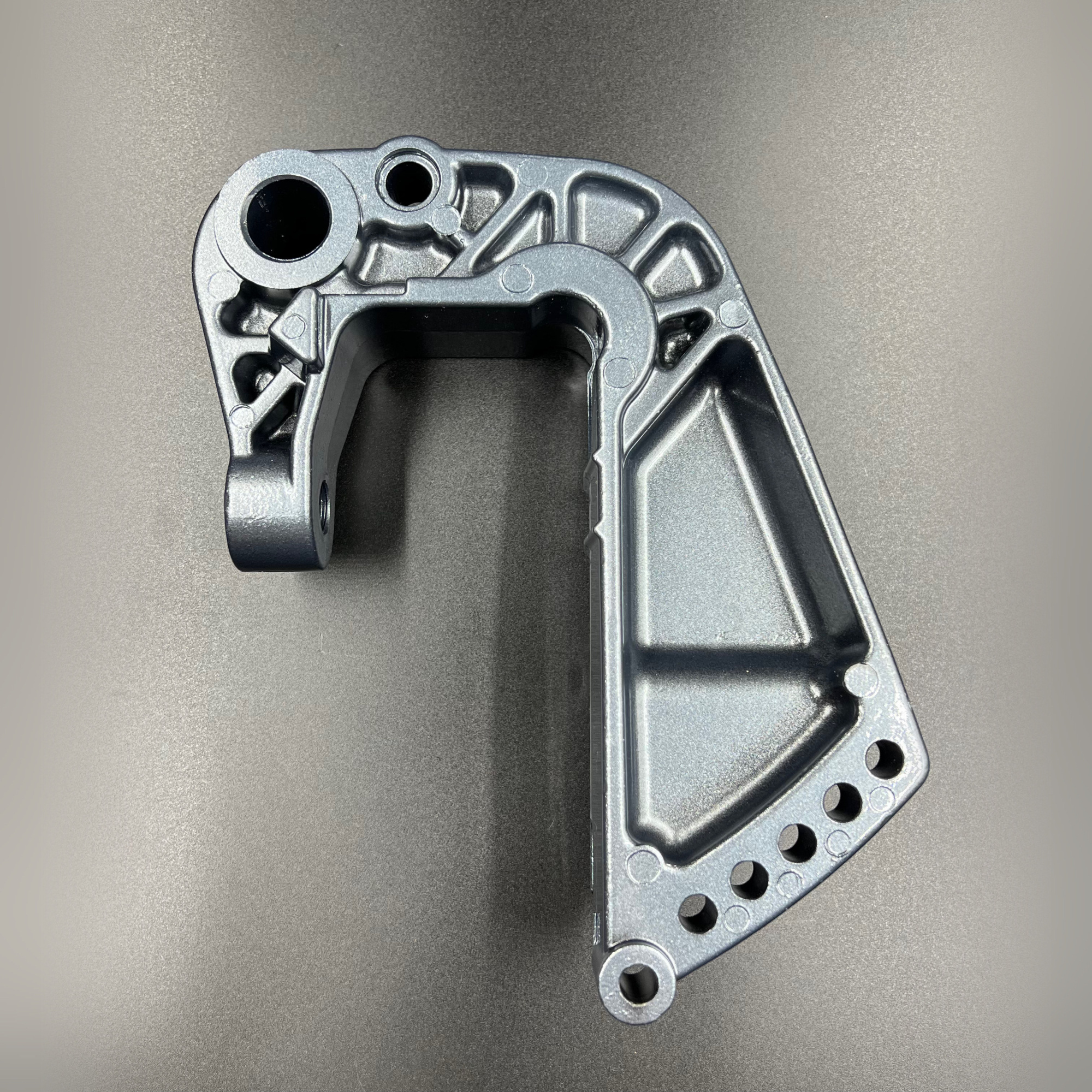 картинка Струбцина подвески двигателя (правая) Yamaha 25-30 (YUELANG)