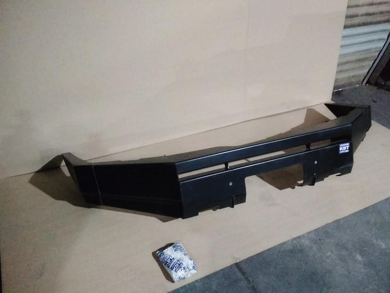 картинка Бампер передний KDT без кенгурина "Спорт" Mitsubishi Pajero IV