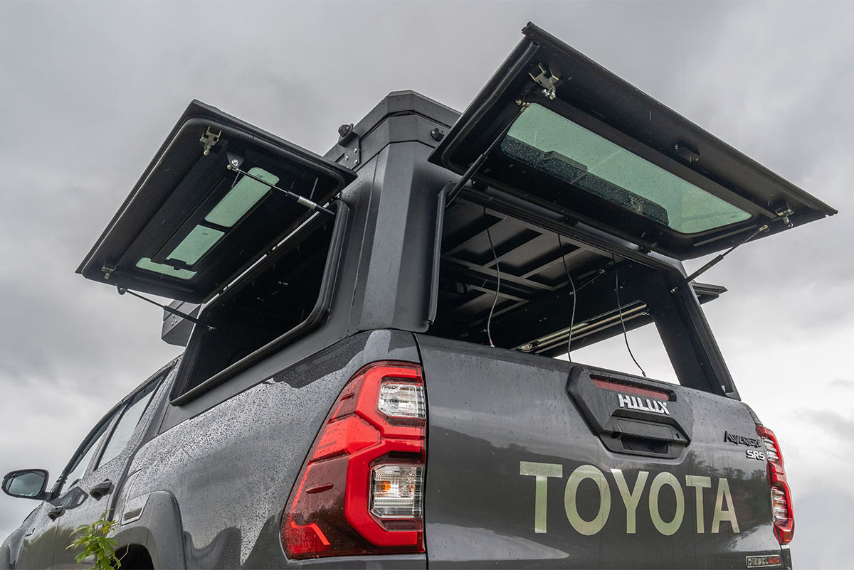 Кунг алюминиевый Toyota Hilux 2015+ с интегрированной палаткой PINGWEI
