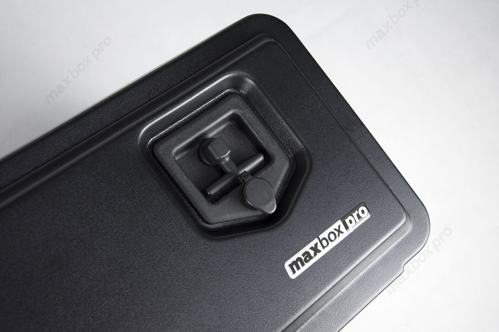Ящик для грузовика MaxBox PRO 750 инструментальный (79 литров)