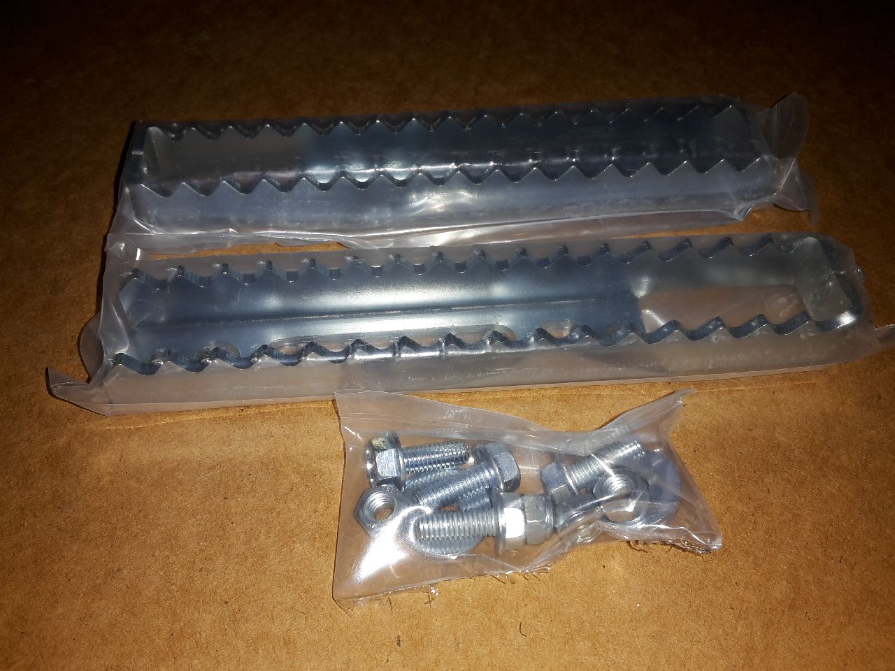 картинка Упор для ног стальной Yamaha 3B4-F74M0-T0-00