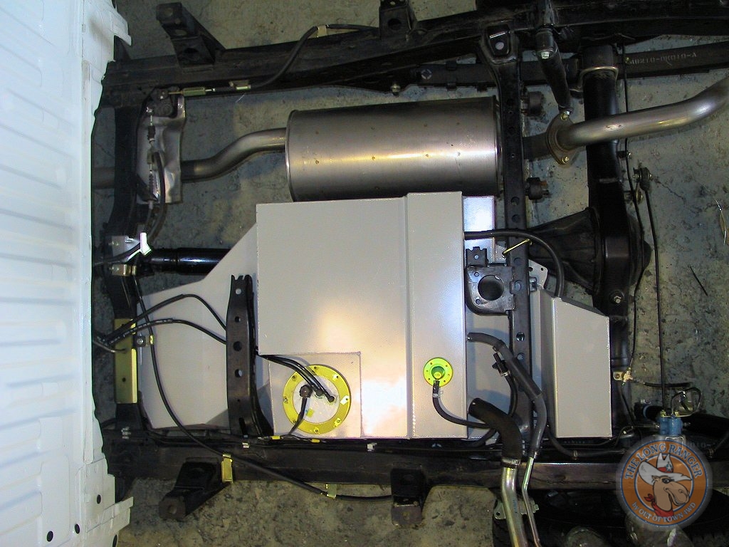 Бак топливный ARB Toyota Hilux 2WD 05ON 120LTR