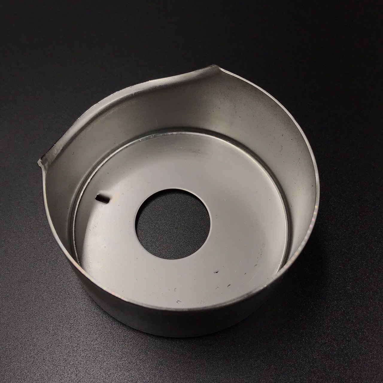 картинка Стакан помпы охлаждения Suzuki DF200-250, DF250-350(A) (Suzuki)