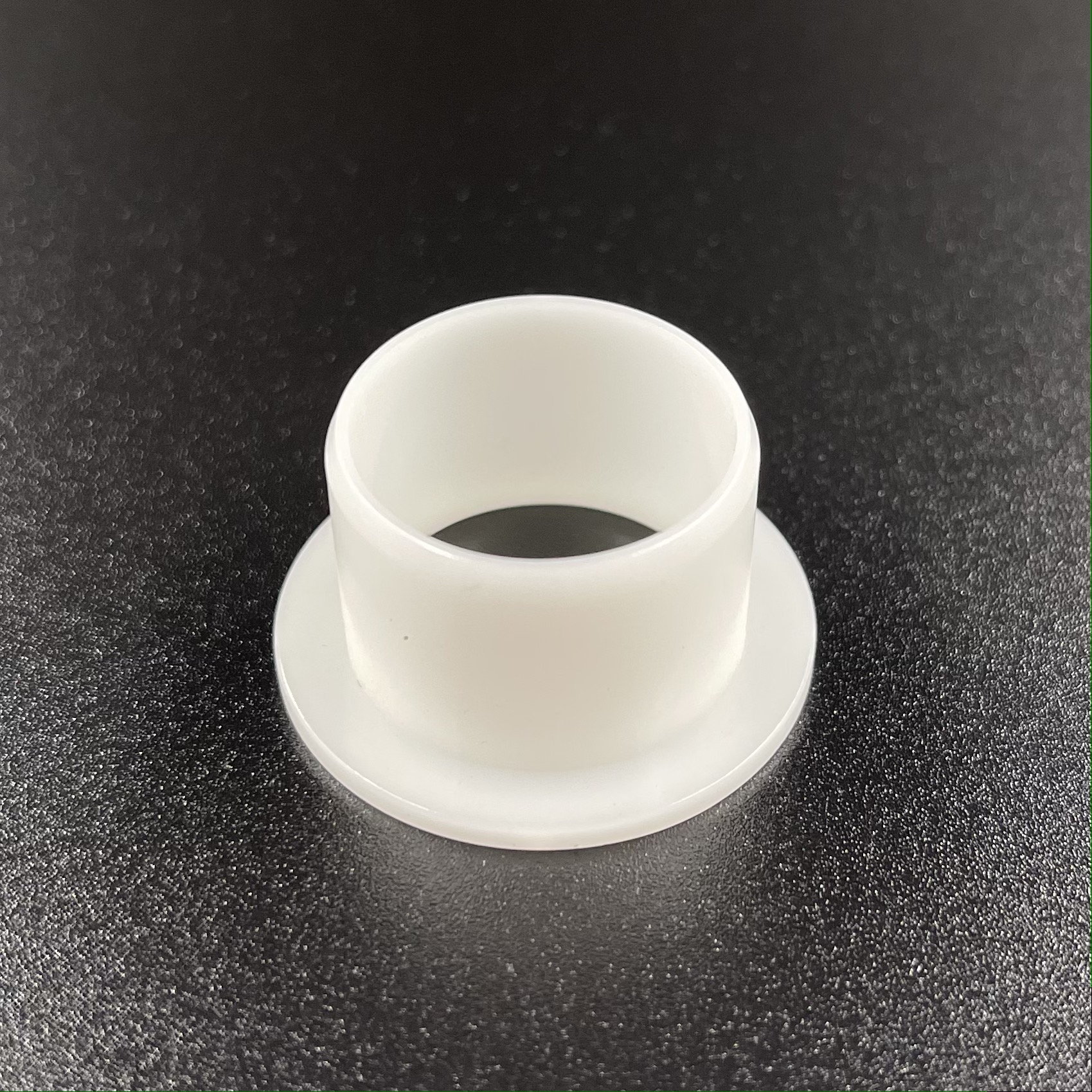 картинка Втулка струбцины пластиковая Yamaha 115-250, F80-275 (Omax)