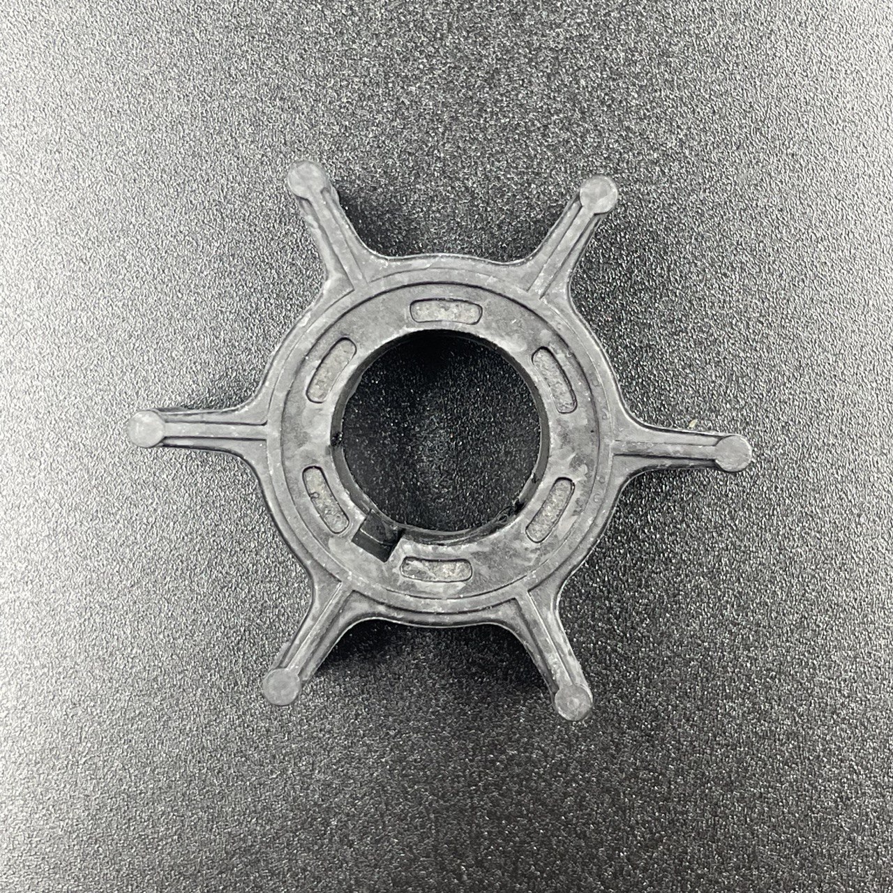 картинка Крыльчатка помпы охлаждения Honda BF8-20 (пластиковая втулка) (Omax)