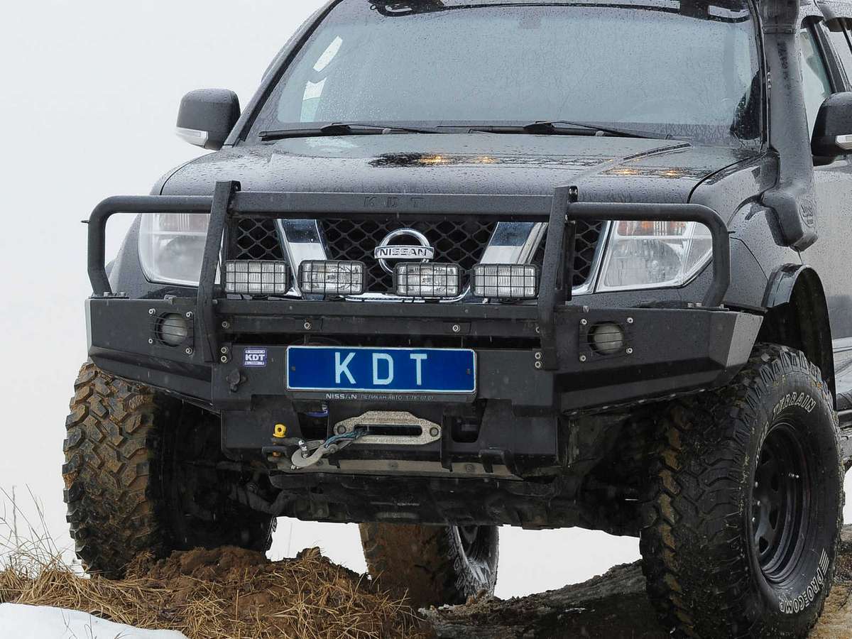 картинка Бампер передний KDT без кенгурина с местами под ПТФ 2шт Valeo для Nissan Navara/Pathfinder лифт 50