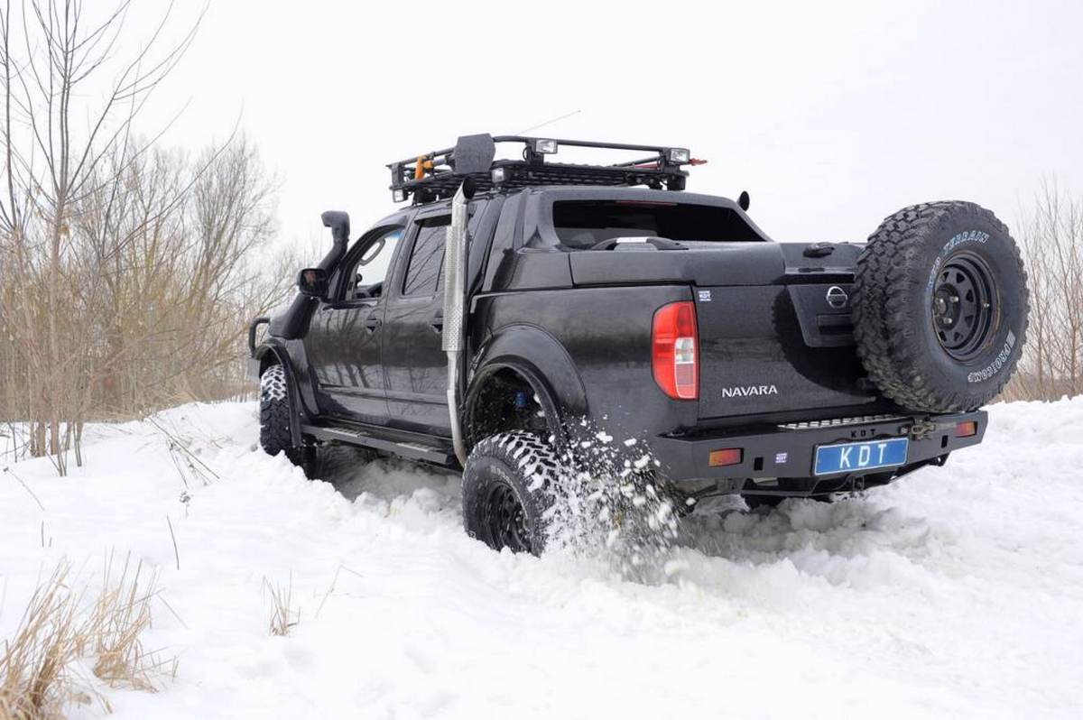картинка Бампер задний KDT для Nissan Navara