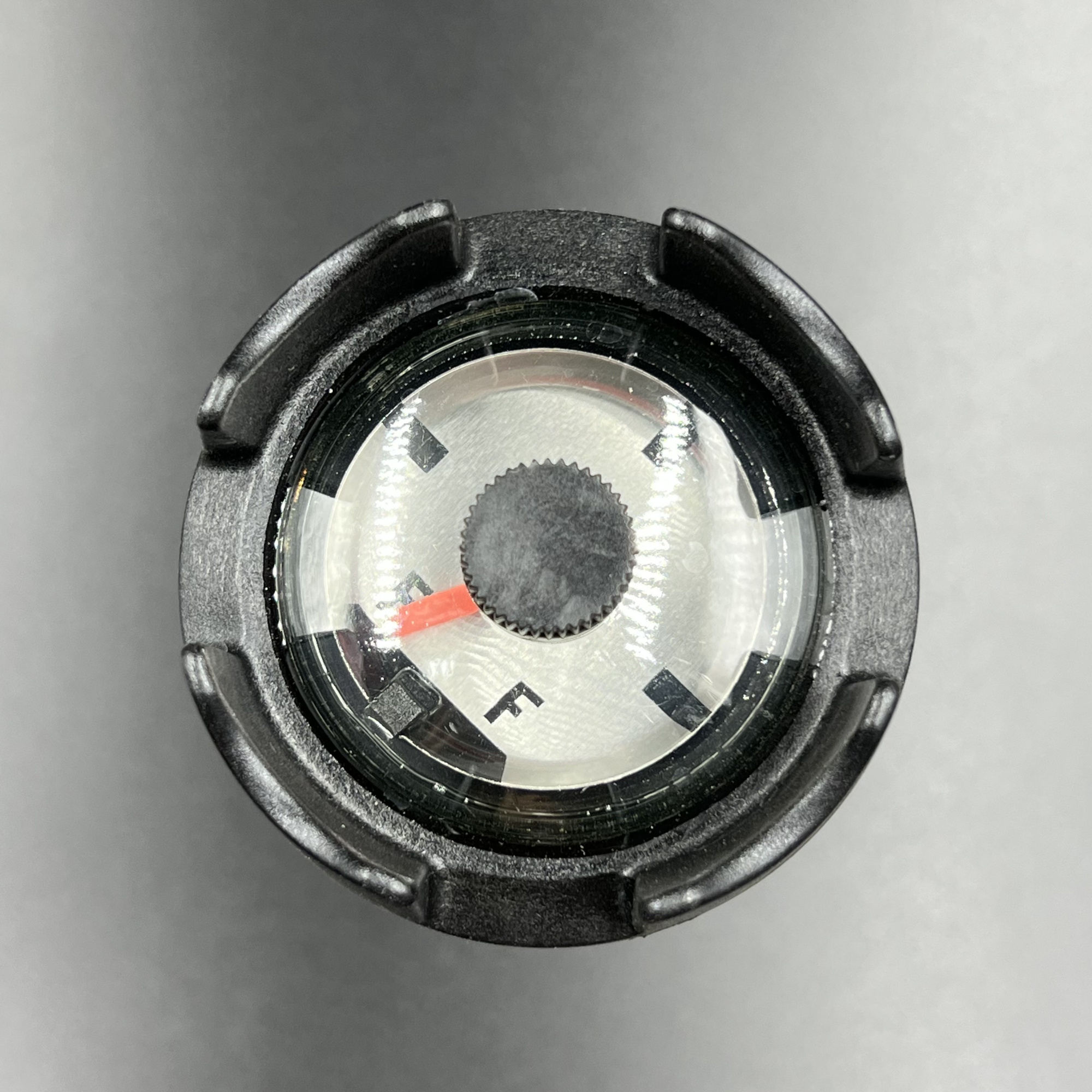 картинка Крышка топливного бака с указателем уровня для баков C14540, C14541