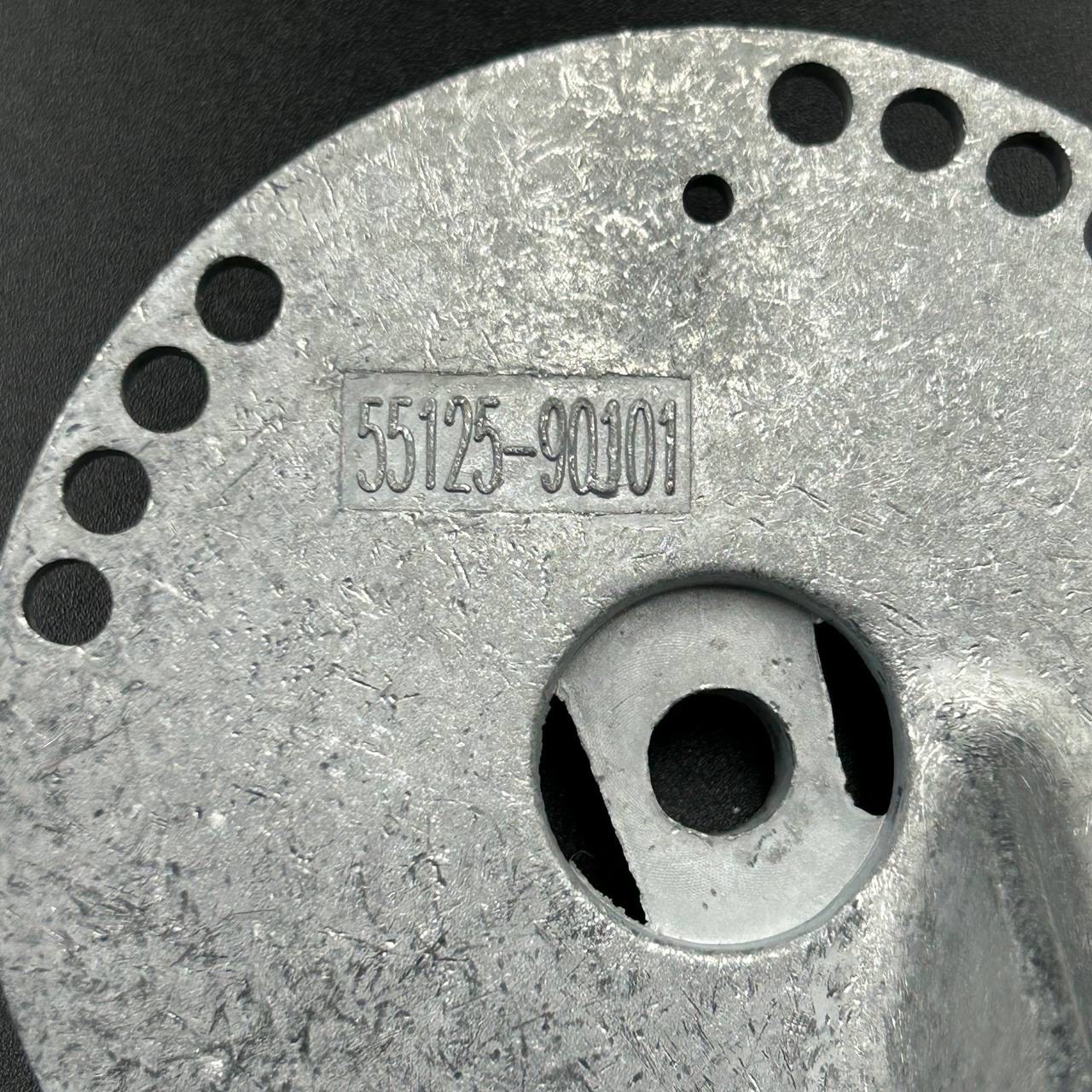 картинка Анод редуктора Suzuki DF60-140, DF40-140(A) (Цинковый) (PWB)