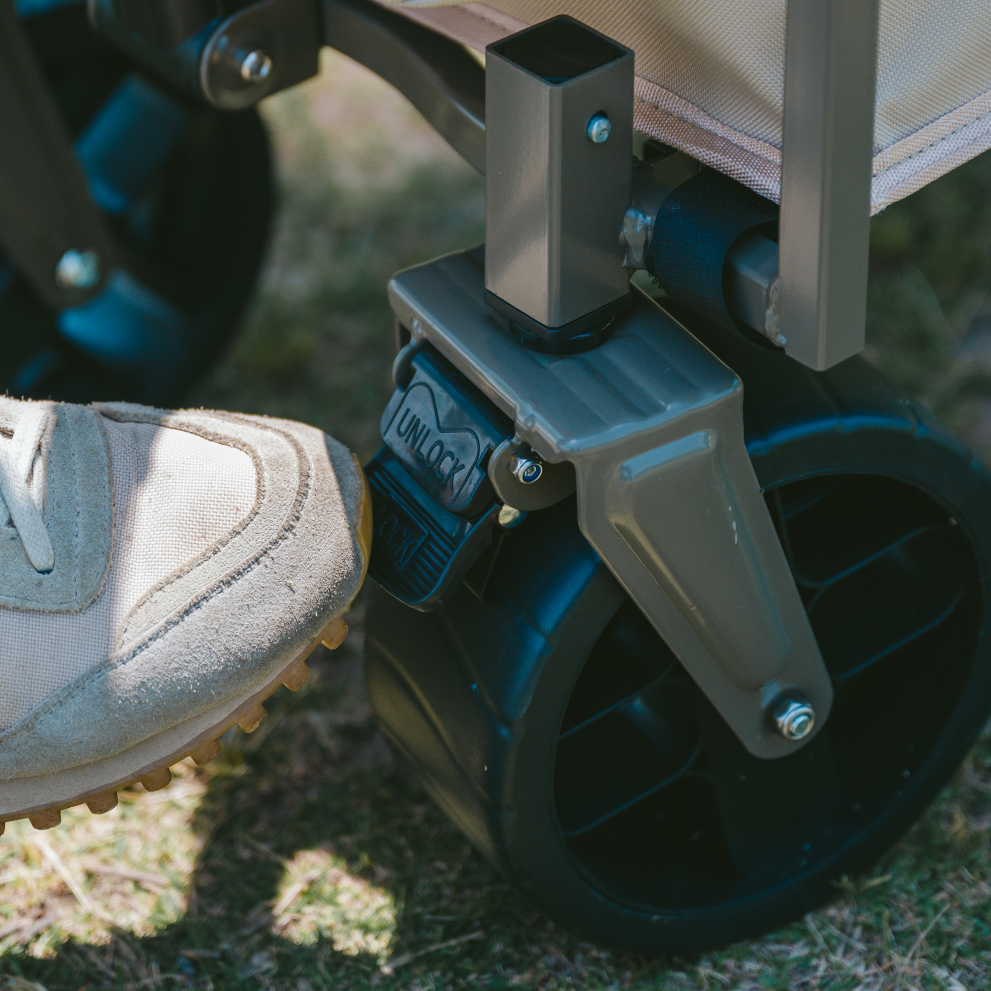 картинка Тележка туристическая Naturehike Light 88х46х93 см, 100 л, коричневая