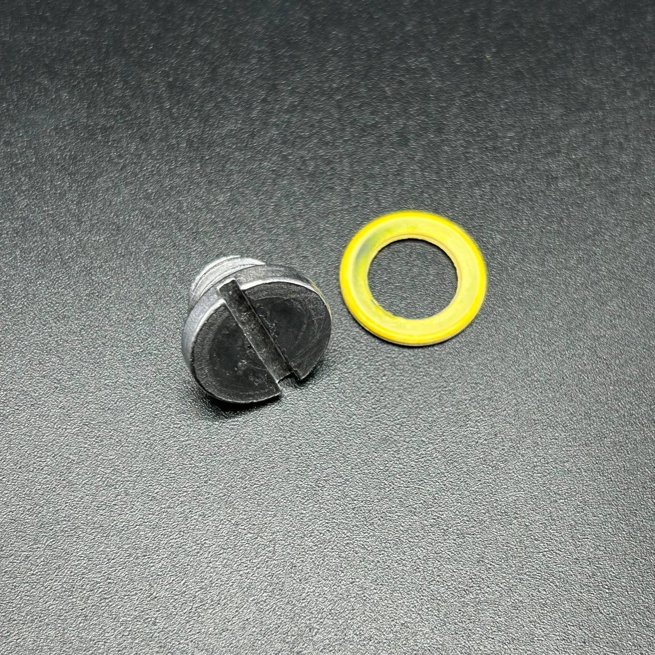 Пробка сливная (PLUG ASSEMBLY,(375-16x .250)Drain) (MERCURY)