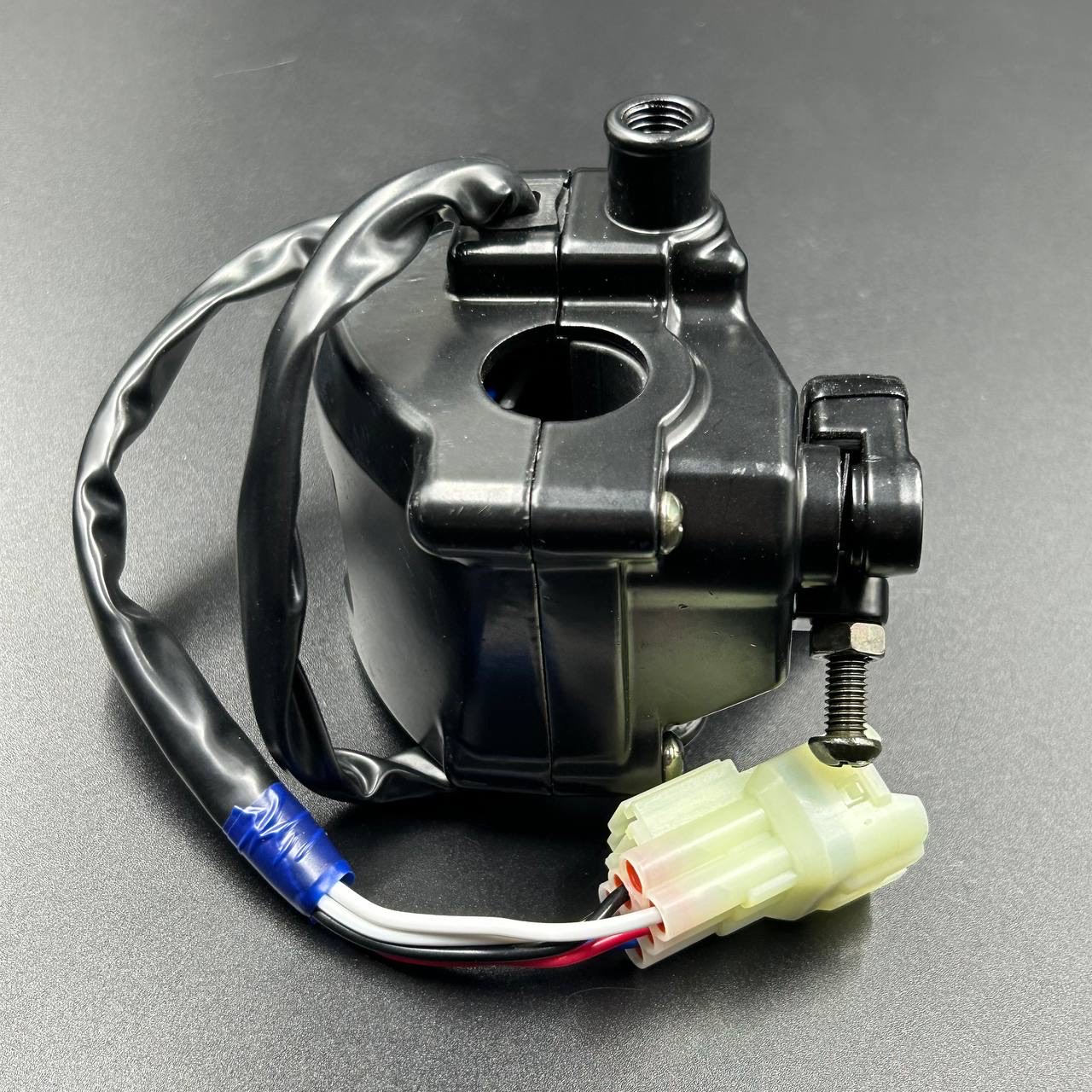 картинка Блок управления правый для квадроцикла BRP Outlander G2 (ZIBO)