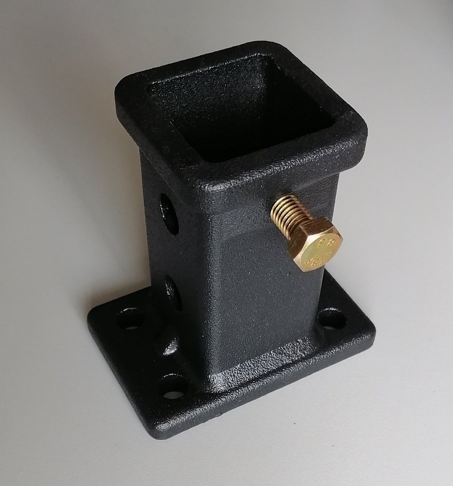 картинка Фаркоп квадрат в штатное место Toyota Nissan СТОКРАТ 80х120 мм