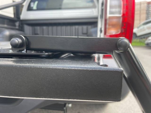 картинка Лестница на задний борт пикапа универсальная