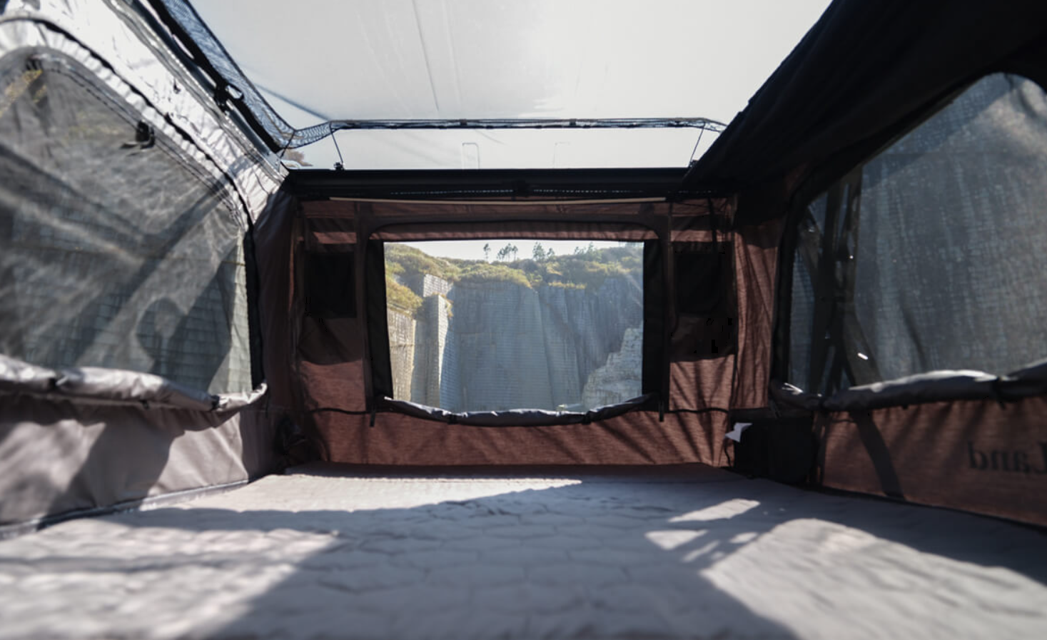 картинка Палатка на крышу автомобиля Wild Land Sky Rover 2.0