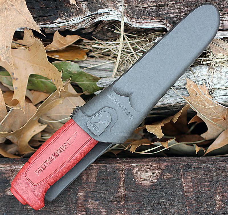 картинка Нож Morakniv Basic углеродистая сталь, пласт. ручка (красный), 12147