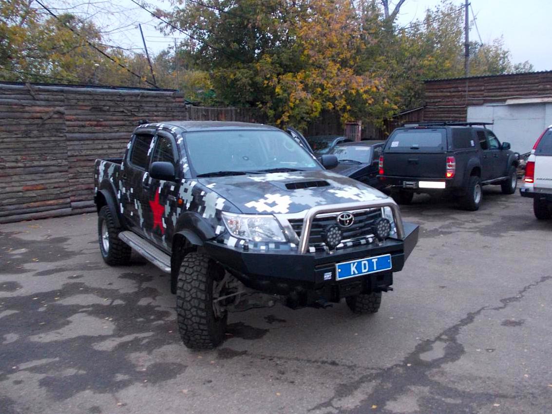 картинка Бампер передний KDT без кенгурина "Спорт" для Toyota Hilux