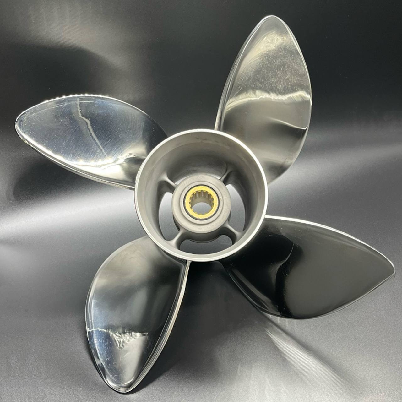 картинка Гребной винт Mercury 90CT-400 (4x15-1/4x24)(RH) (Polastorm)