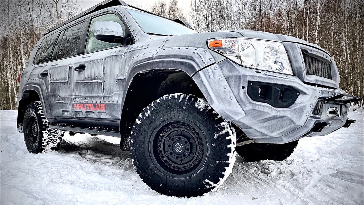 картинка Пороги с подсветкой - Toyota Land Cruiser 200