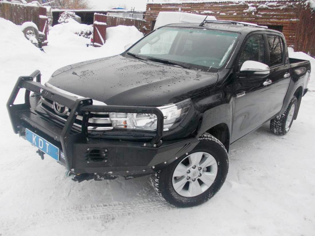картинка Бампер передний KDT без кенгурина и местами под встроенные ПТФ для Toyota Hilux лифт 0-50мм