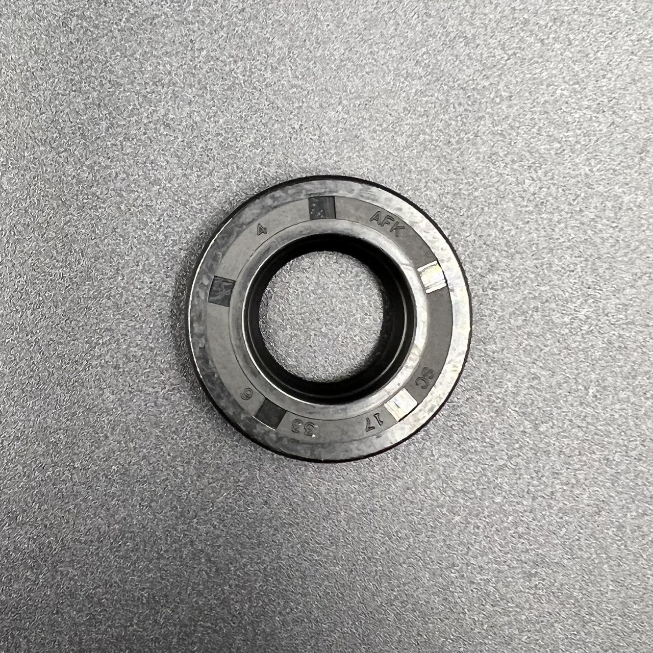 картинка Сальник Tohatsu (3C8-60223-0) (17x33x6) (KACAWA)