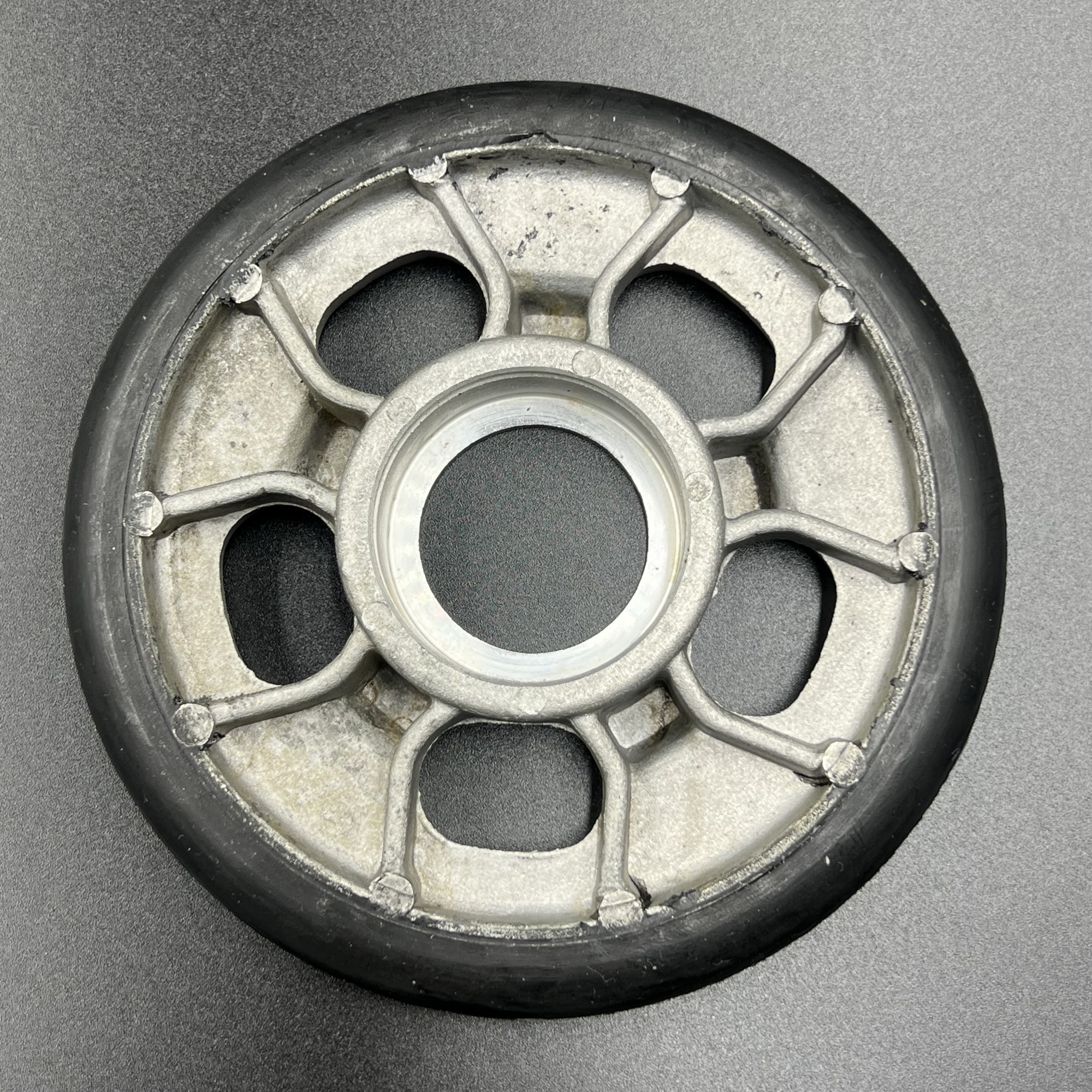 картинка Ролик трака Yamaha BR250; VK540; VK10; Pz480 (87M-47320-00) (KINETIX)