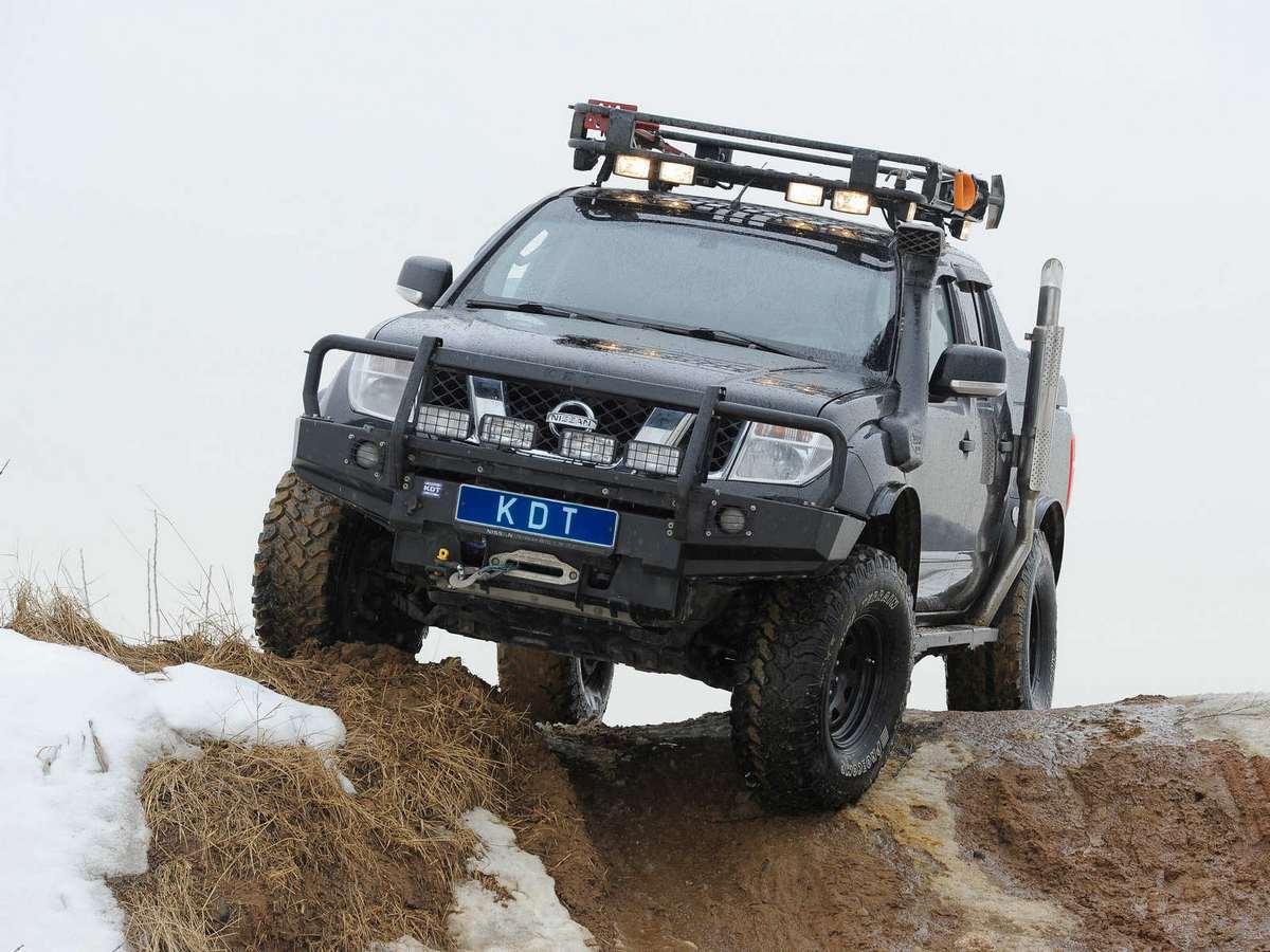 картинка Бампер передний KDT без кенгурина с местами под ПТФ 2шт Valeo для Nissan Navara/Pathfinder лифт 50