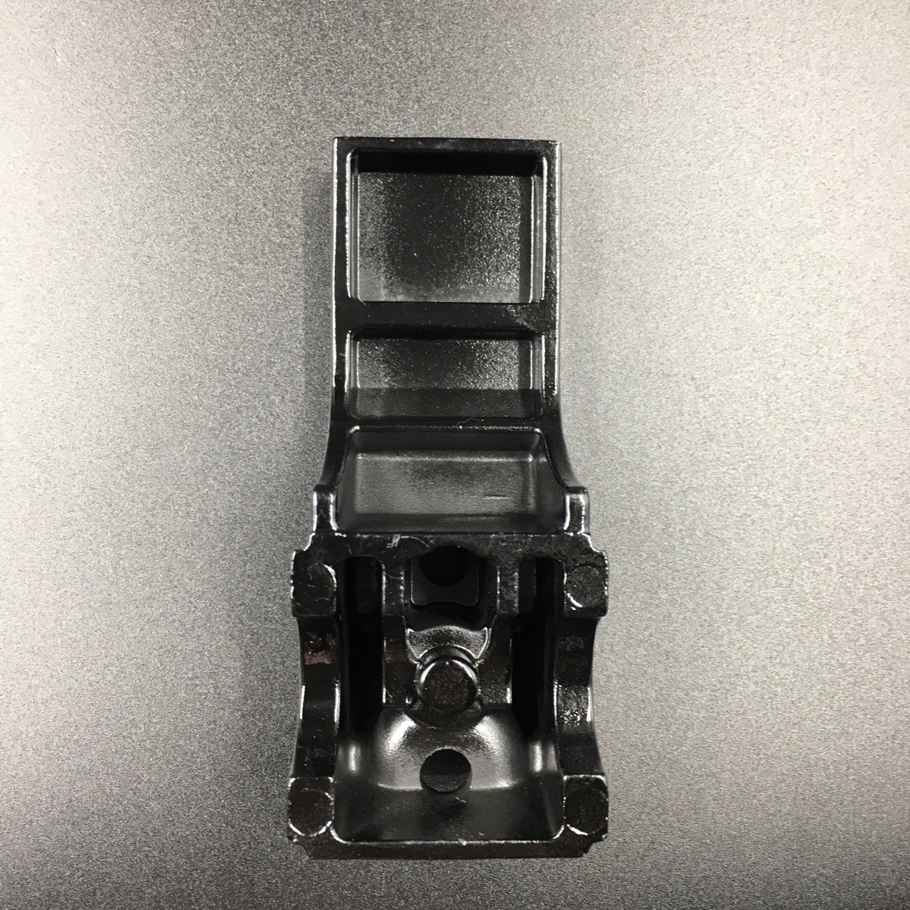 картинка Кронштейн демпфера Tohatsu 9.9-18 (Левый) (PREMARINE)