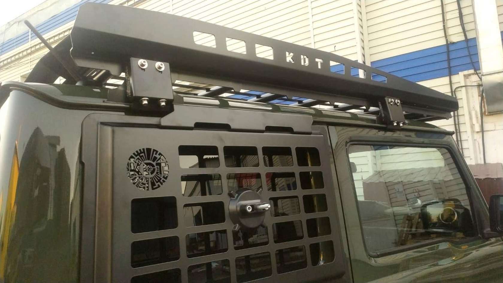 Багажник аэродинамический алюминиевый - Suzuki Jimny