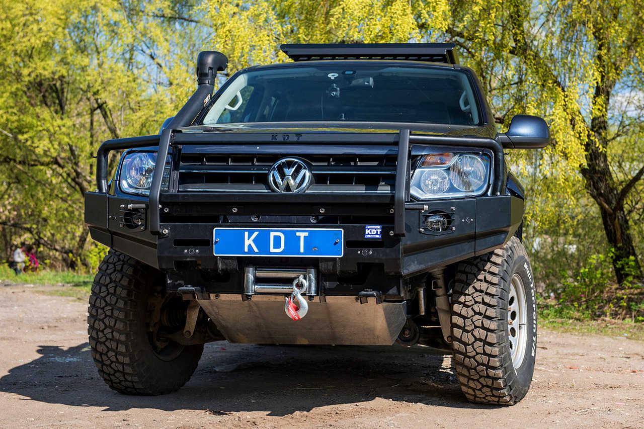 картинка Бампер передний KDT без кенгурина с местами под штатные ПТФ для Volkswagen Amarok лифт 0-50мм