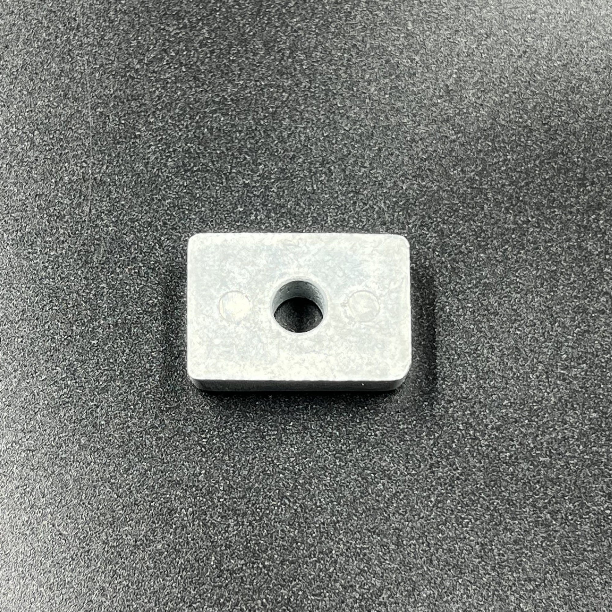 картинка Анод блока Tohatsu/Mercury 4-15 (Цинковый) (3H6-60218-0) (Omax)