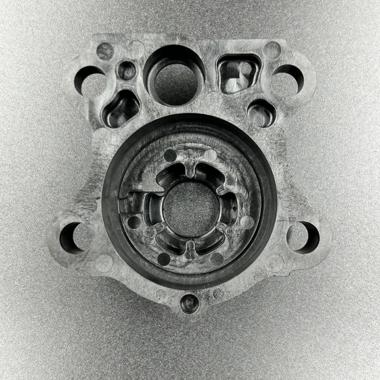 картинка Корпус помпы охлаждения Yamaha 30D (Omax)